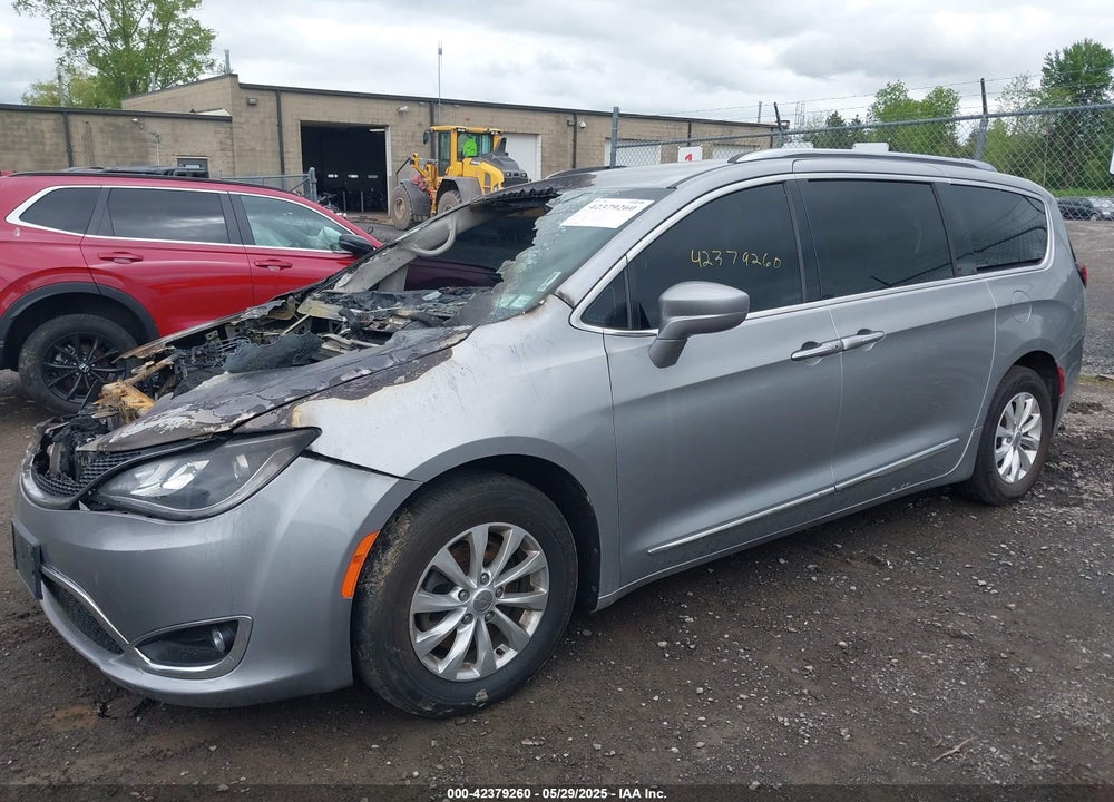 2018 CHRYSLER PACIFICA TOURING L VIN: 2C4RC1BG9JR217309