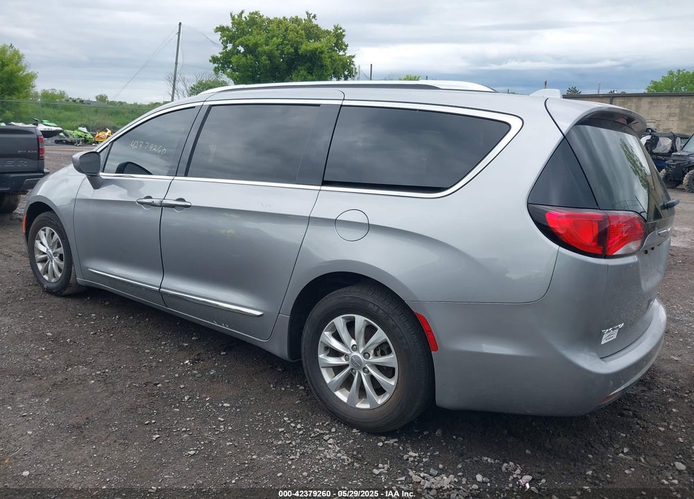2018 CHRYSLER PACIFICA TOURING L VIN: 2C4RC1BG9JR217309