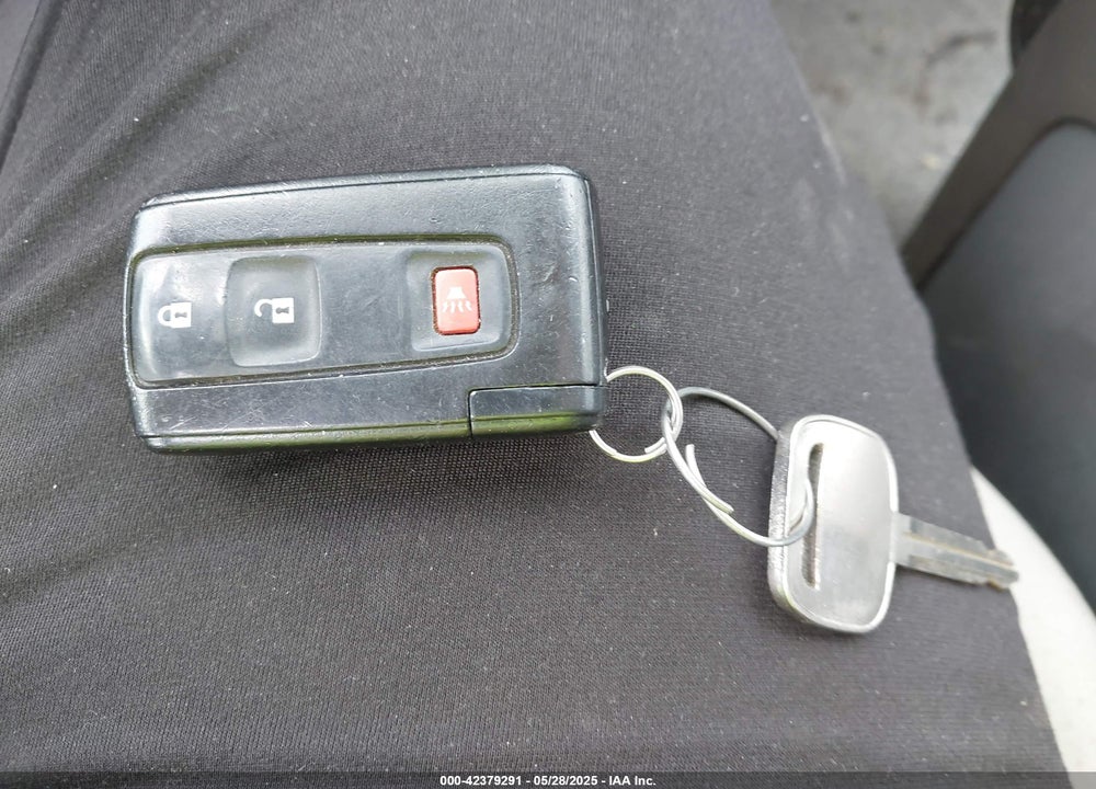 2005 TOYOTA PRIUS VIN: JTDKB20U553101428