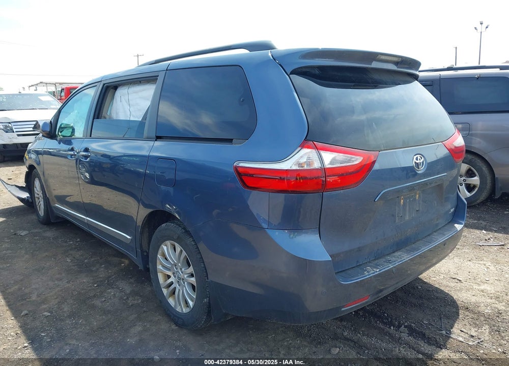 2017 TOYOTA SIENNA XLE 8 PASSENGER VIN: 5TDYZ3DC2HS864152