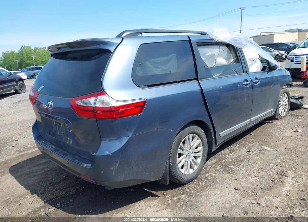 2017 TOYOTA SIENNA XLE 8 PASSENGER VIN: 5TDYZ3DC2HS864152