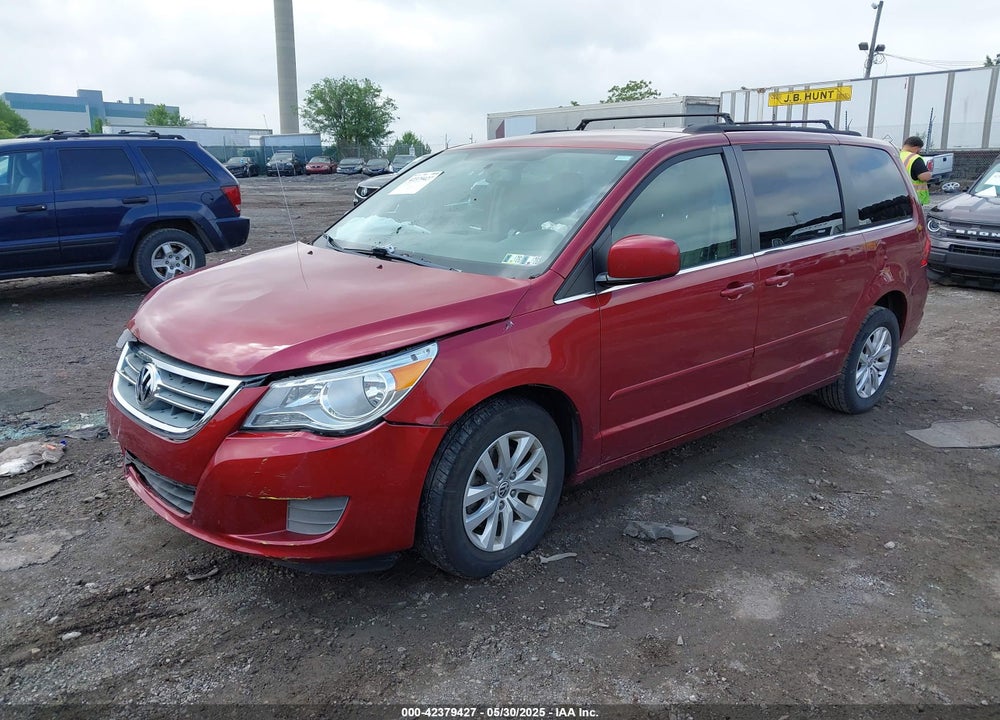 2012 VOLKSWAGEN ROUTAN VIN: 2C4RVABG1CR240838