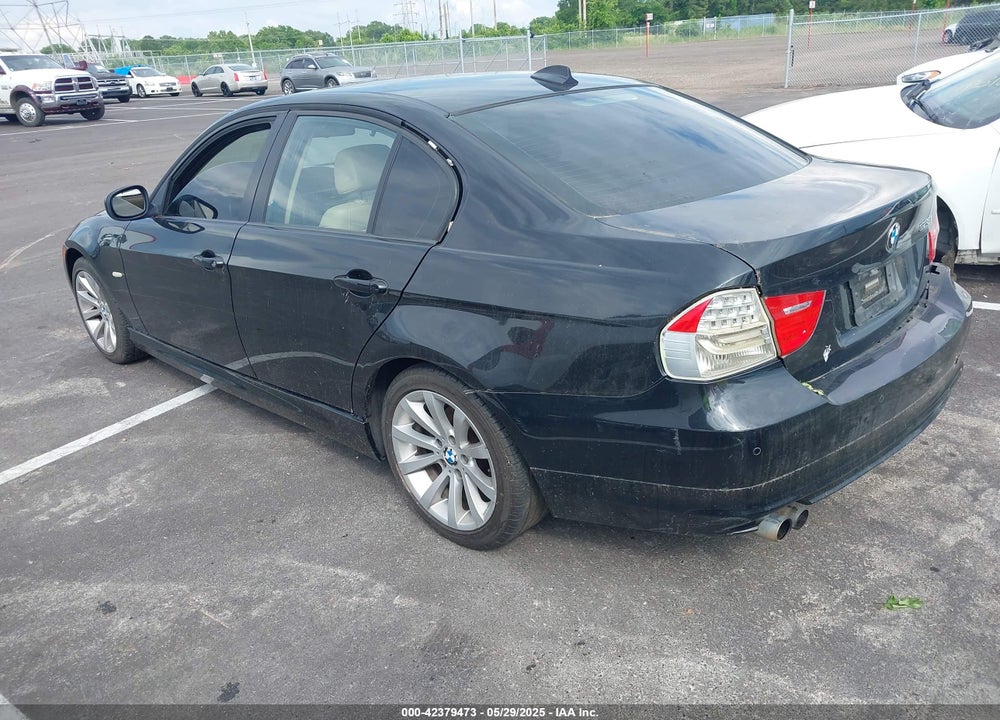 2011 BMW 3 SERIES VIN: WBAPH7C50BE681318