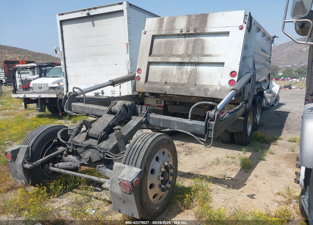 2015 PETERBILT 365 VIN: 1NPSL70XXFD277254