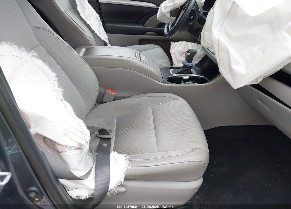 2019 TOYOTA HIGHLANDER LE/LE PLUS VIN: 5TDBZRFHXKS964721