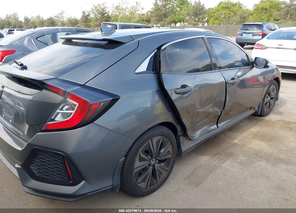 2018 HONDA CIVIC EX VIN: SHHFK7H5XJU407449