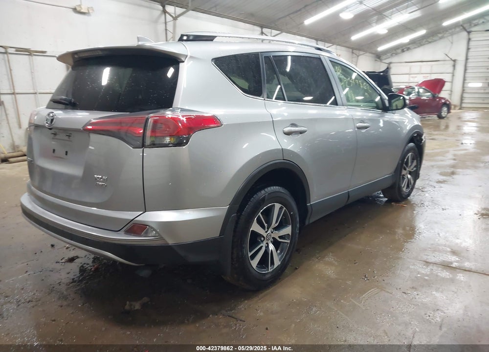 2018 TOYOTA RAV4 XLE VIN: JTMRFREV6JJ248876