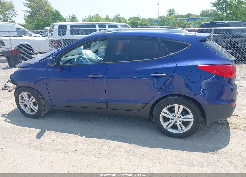 2011 HYUNDAI TUCSON GLS VIN: KM8JUCAC7BU297777