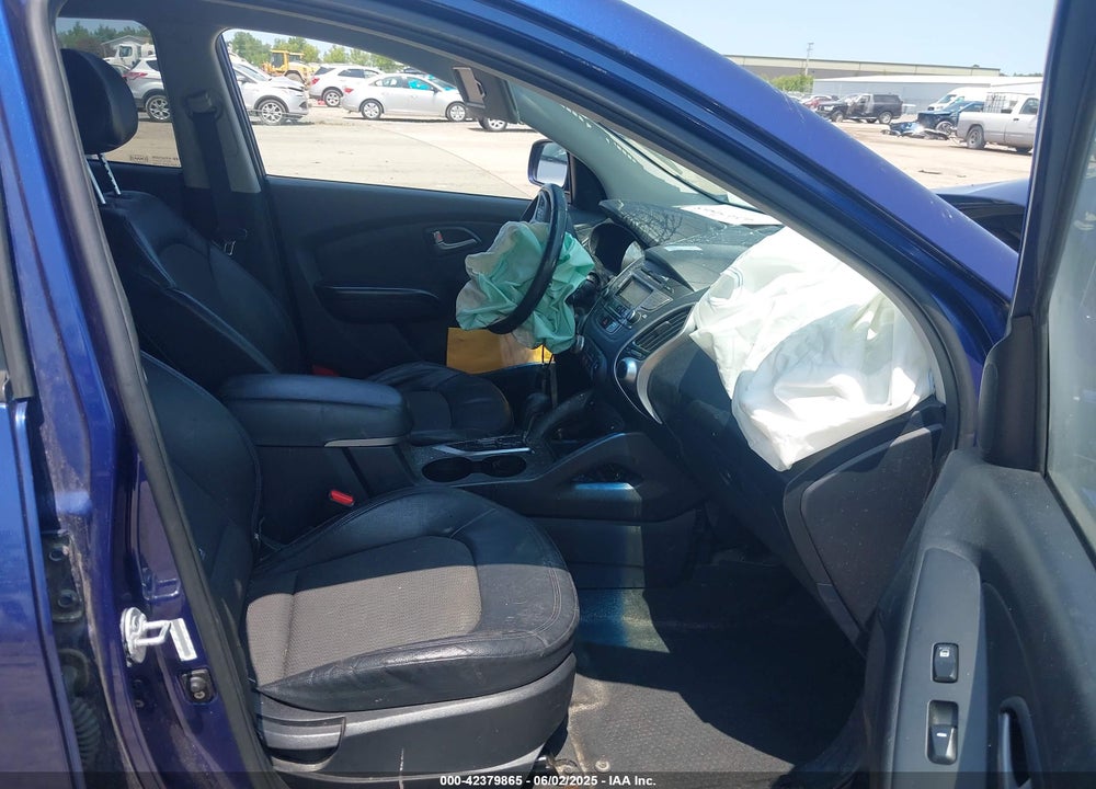 2011 HYUNDAI TUCSON GLS VIN: KM8JUCAC7BU297777