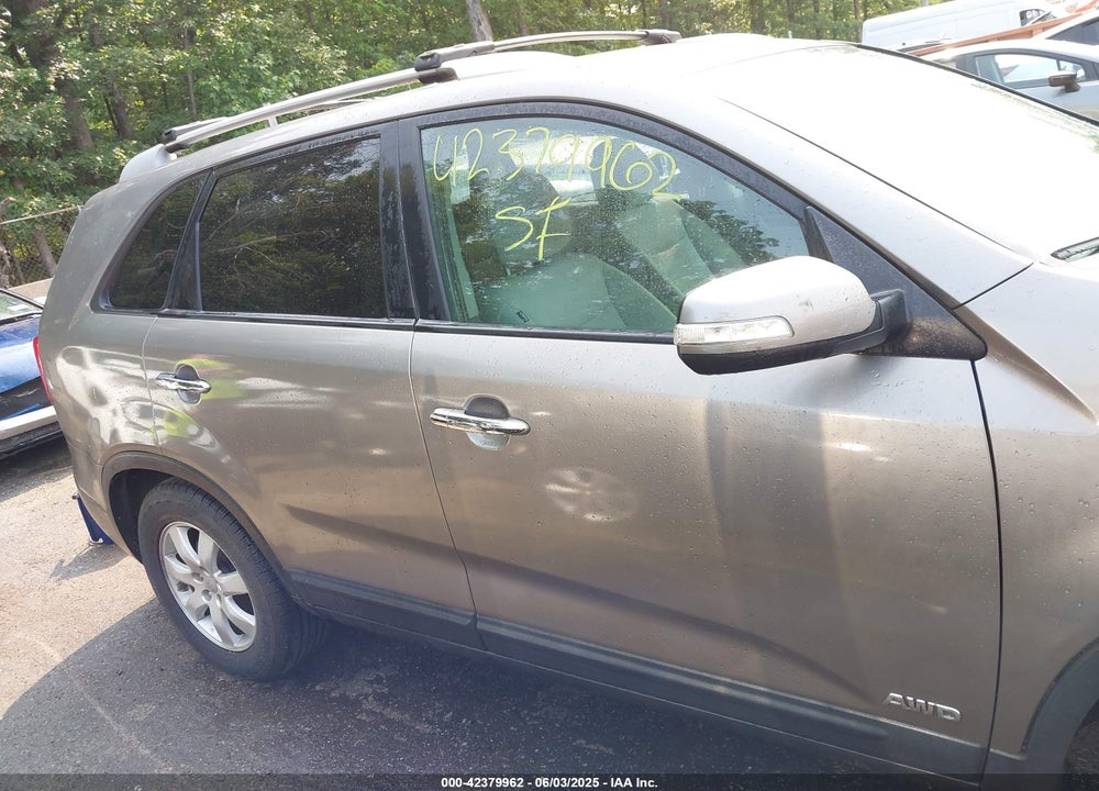 2012 KIA SORENTO LX VIN: 5XYKTDA64CG206849