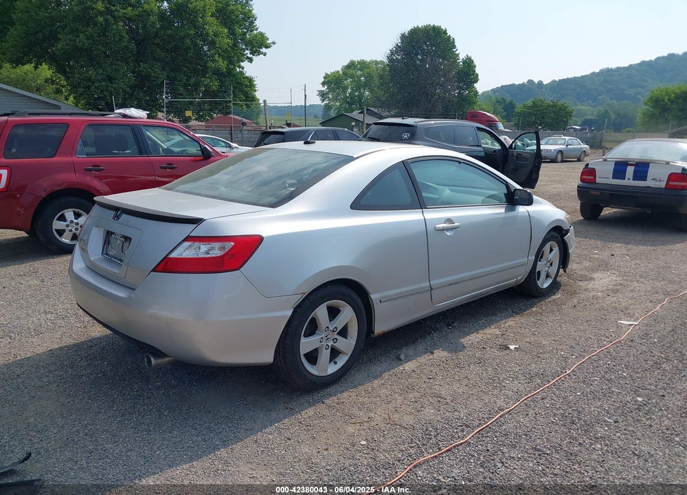2008 HONDA CIVIC VIN: 2HGFG12888H518879