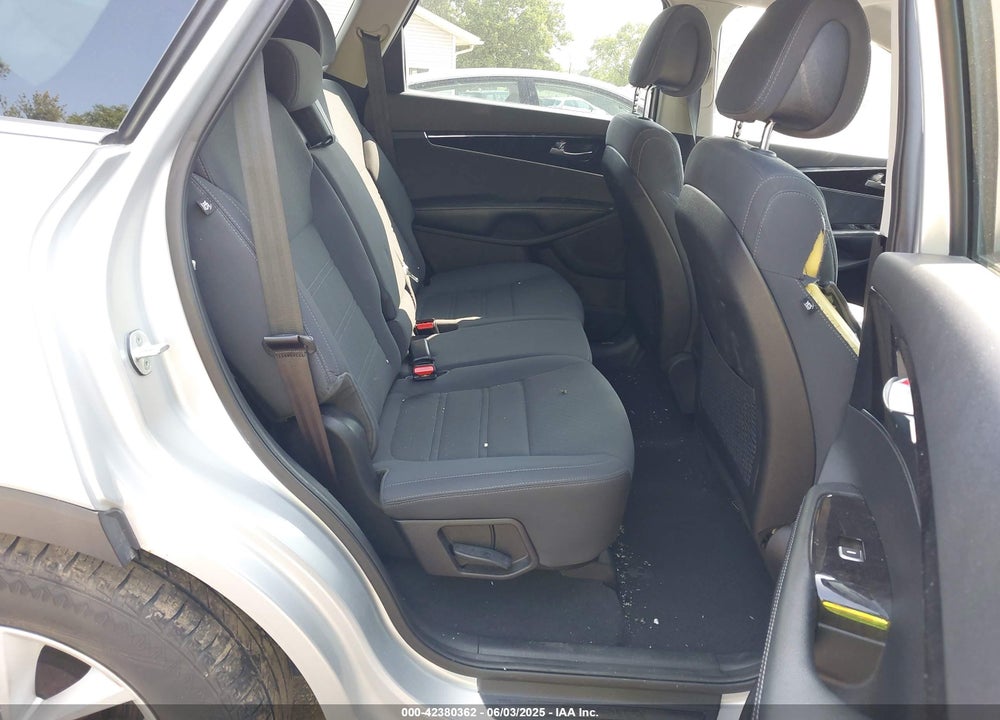 2016 KIA SORENTO VIN: 5XYPGDA38GG041748