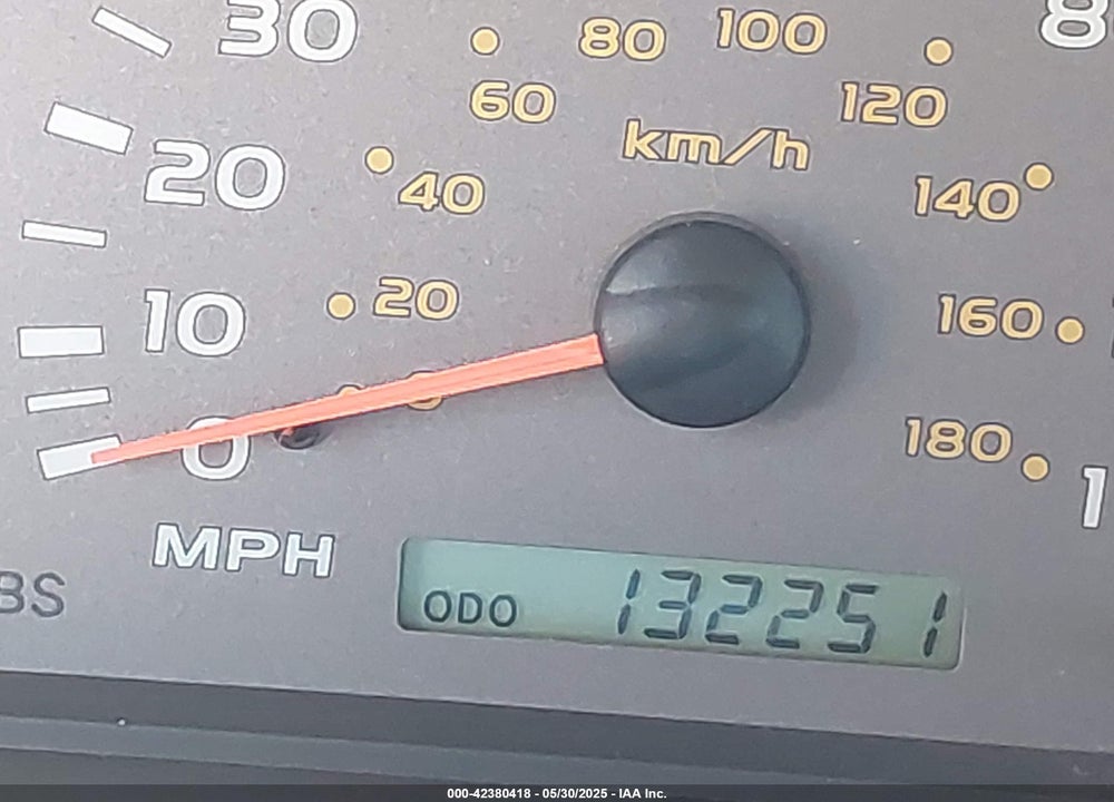 2002 TOYOTA SEQUOIA SR5 V8 VIN: 5TDBT44A32S078556