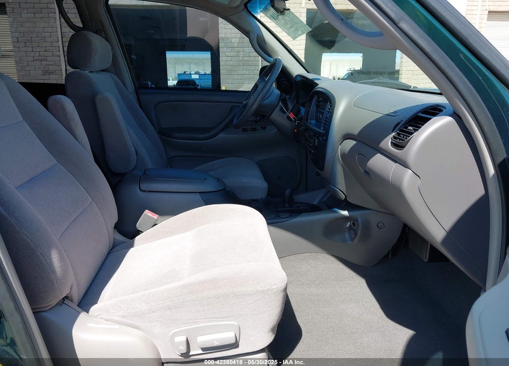 2002 TOYOTA SEQUOIA SR5 V8 VIN: 5TDBT44A32S078556