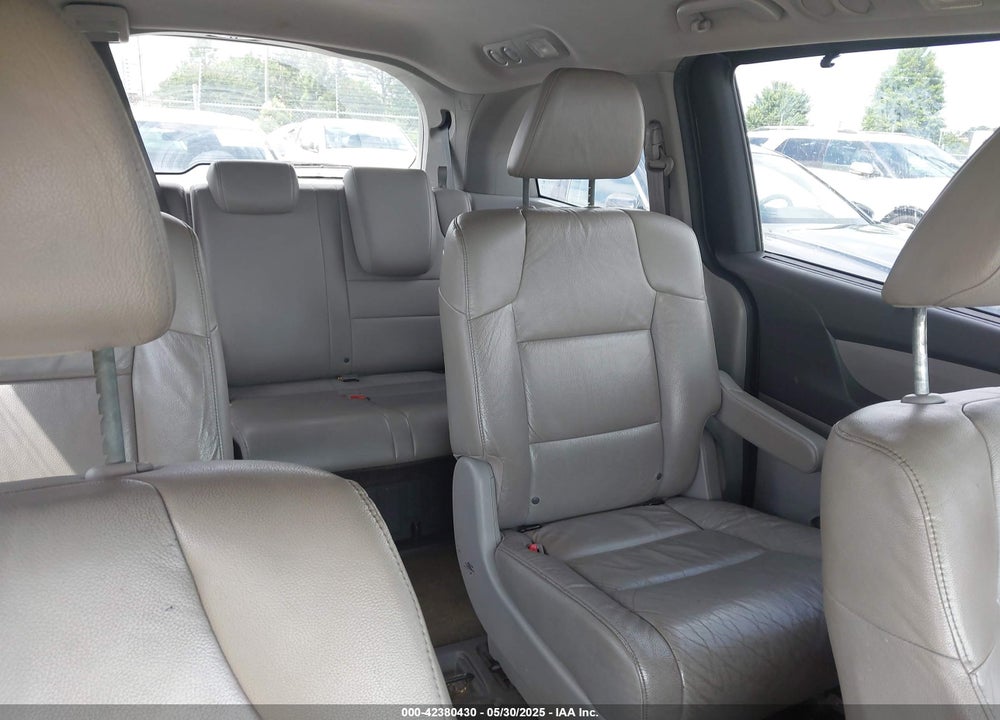 2011 HONDA ODYSSEY VIN: 5FNRL5H68BB038486