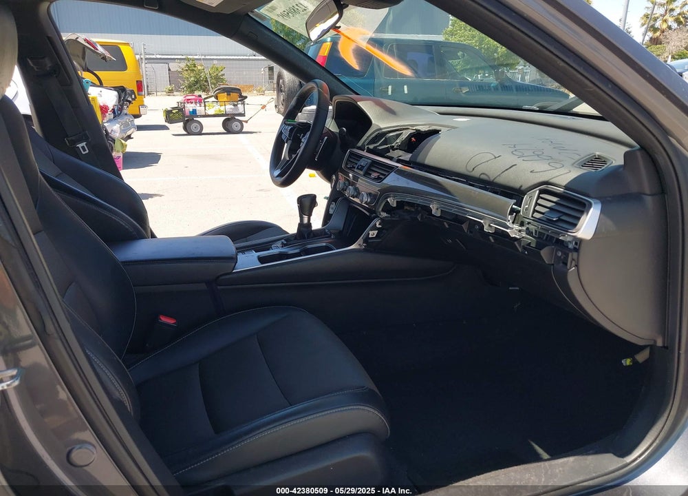 2018 HONDA ACCORD VIN: 1HGCV1F37JA145894