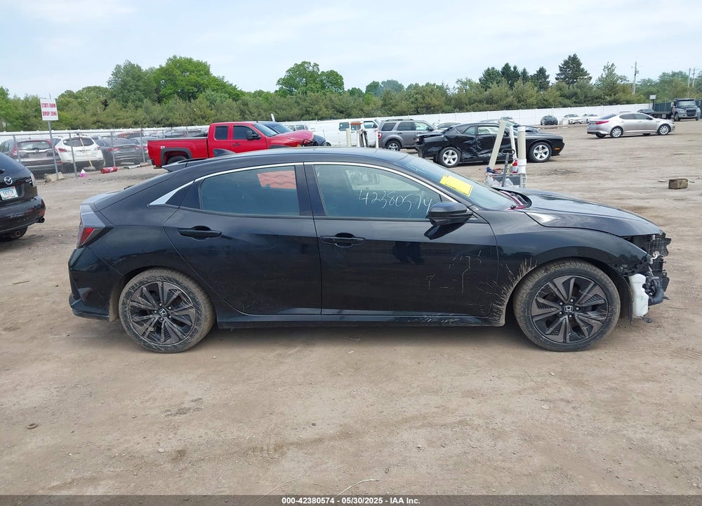 2018 HONDA CIVIC VIN: SHHFK7H52JU211926