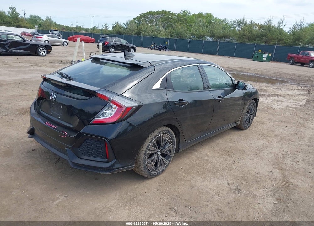 2018 HONDA CIVIC VIN: SHHFK7H52JU211926