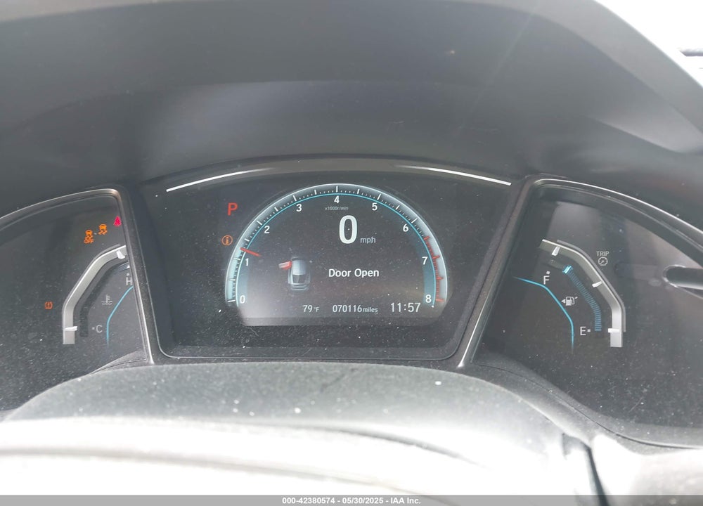 2018 HONDA CIVIC VIN: SHHFK7H52JU211926