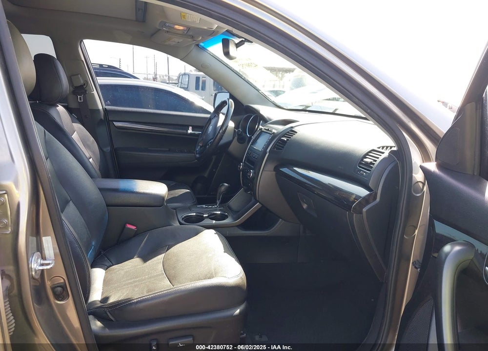 2013 KIA SORENTO SX VIN: 5XYKW4A29DG378929