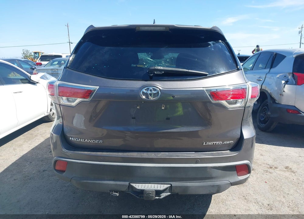 2015 TOYOTA HIGHLANDER LIMITED V6 VIN: 5TDDKRFH2FS139999