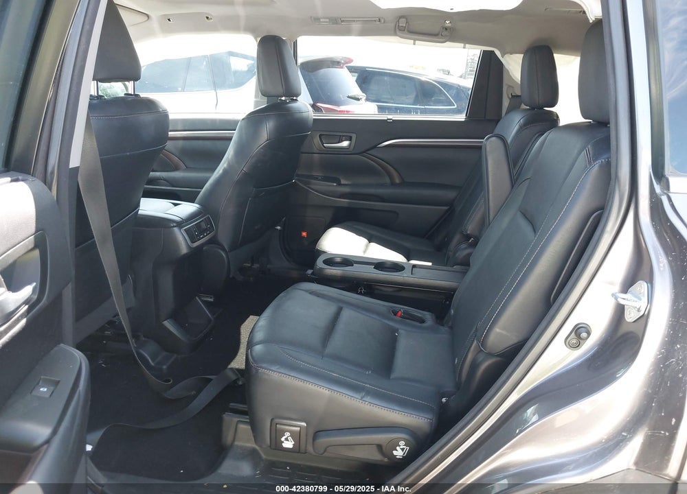 2015 TOYOTA HIGHLANDER LIMITED V6 VIN: 5TDDKRFH2FS139999
