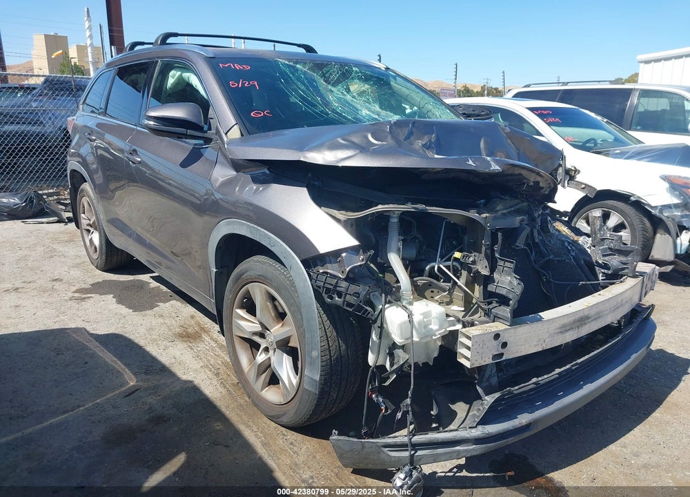 2015 TOYOTA HIGHLANDER LIMITED V6 VIN: 5TDDKRFH2FS139999