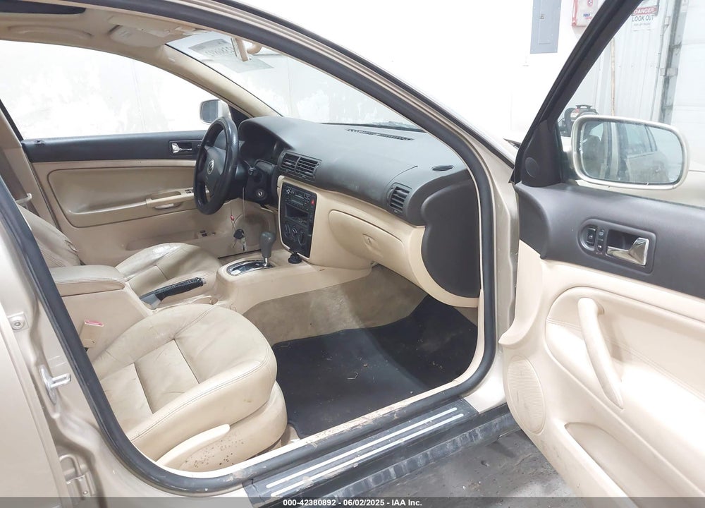 2002 VOLKSWAGEN PASSAT GLS VIN: WVWPD63B32P116239