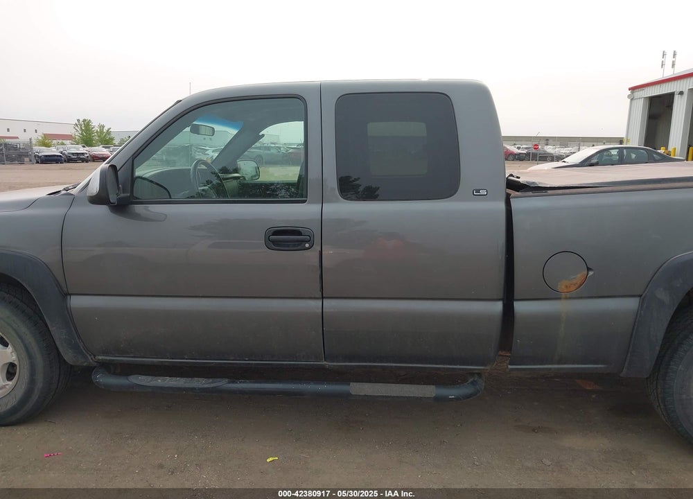 2000 CHEVROLET SILVERADO 1500 LS VIN: 2GCEK19TXY1156503