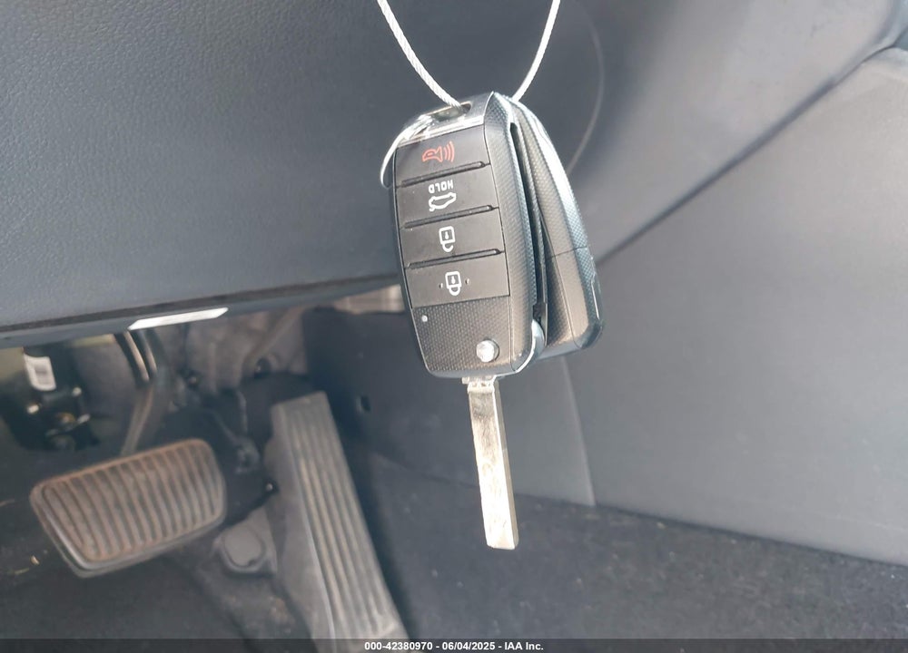 2016 KIA OPTIMA VIN: KNAGT4L33G5111199