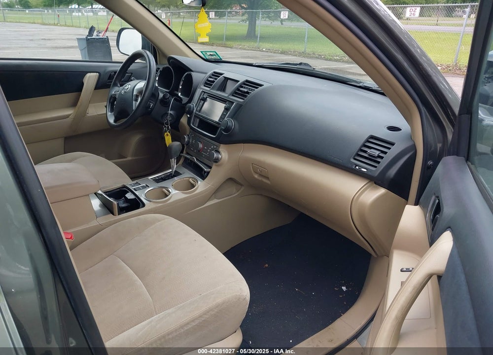 2013 TOYOTA HIGHLANDER VIN: 5TDBK3EH2DS178420
