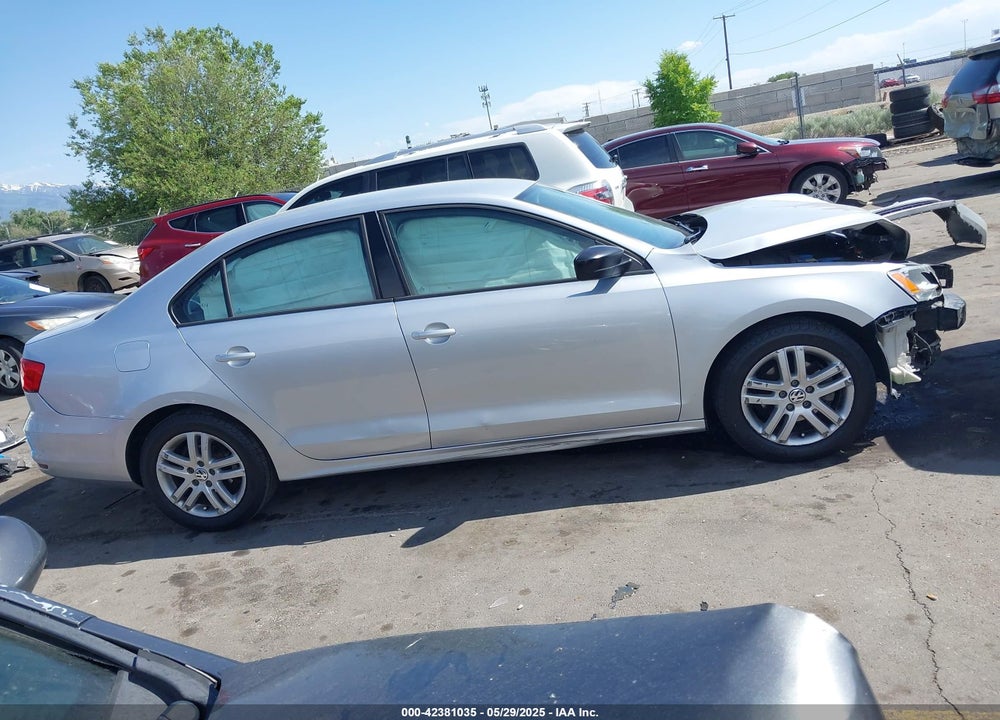 2015 VOLKSWAGEN JETTA 2.0L S VIN: 3VW2K7AJ8FM212828