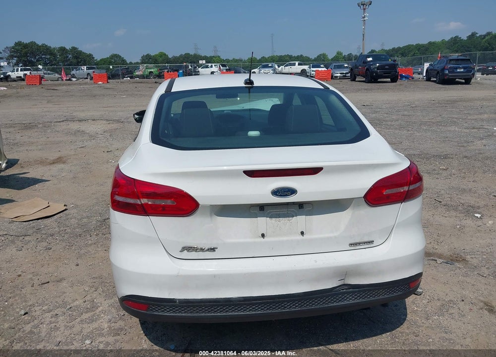 2016 FORD FOCUS VIN: 1FADP3E28GL335417