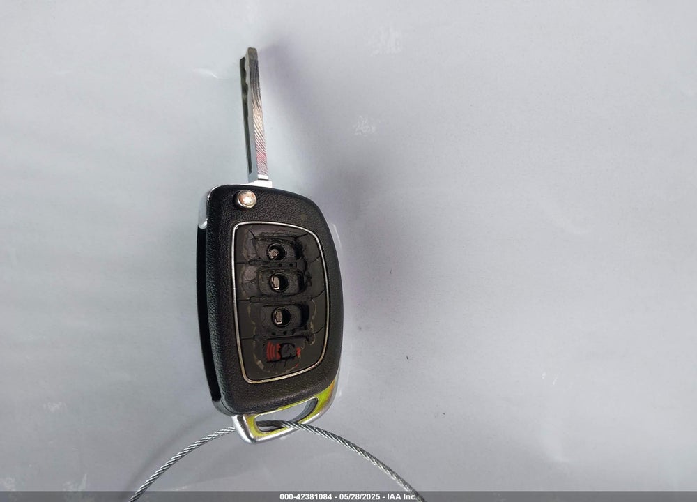 2014 HYUNDAI SANTA FE VIN: KM8SM4HFXEU080402