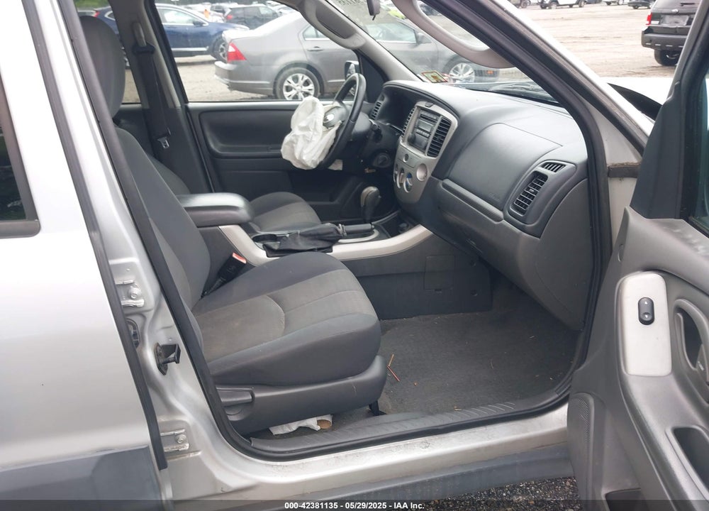2005 MAZDA TRIBUTE I VIN: 4F2YZ02Z05KM59500