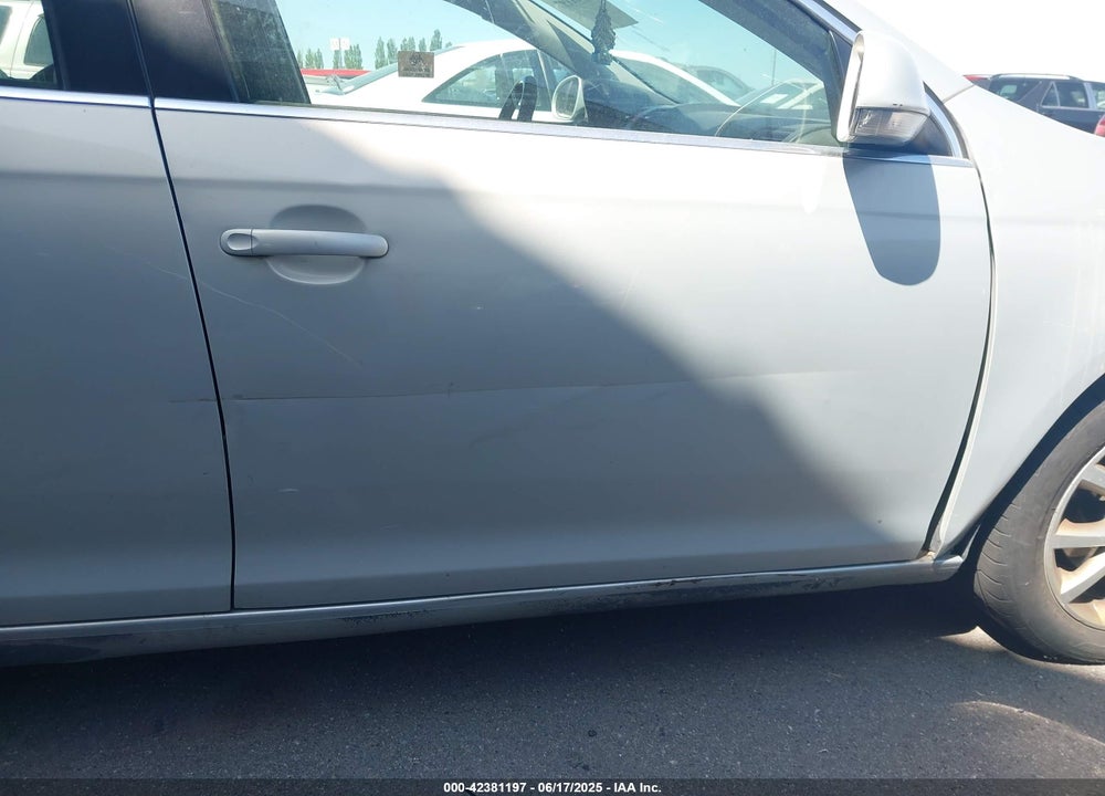 2010 VOLKSWAGEN JETTA VIN: 3VWRZ7AJ9AM115141