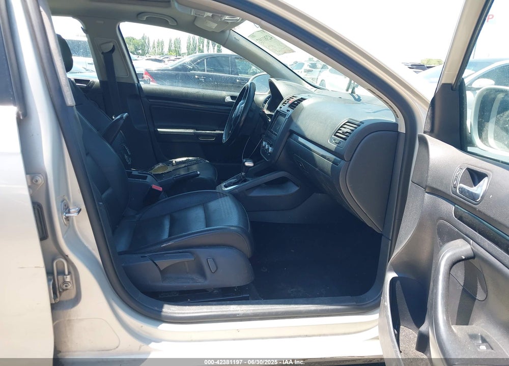 2010 VOLKSWAGEN JETTA VIN: 3VWRZ7AJ9AM115141