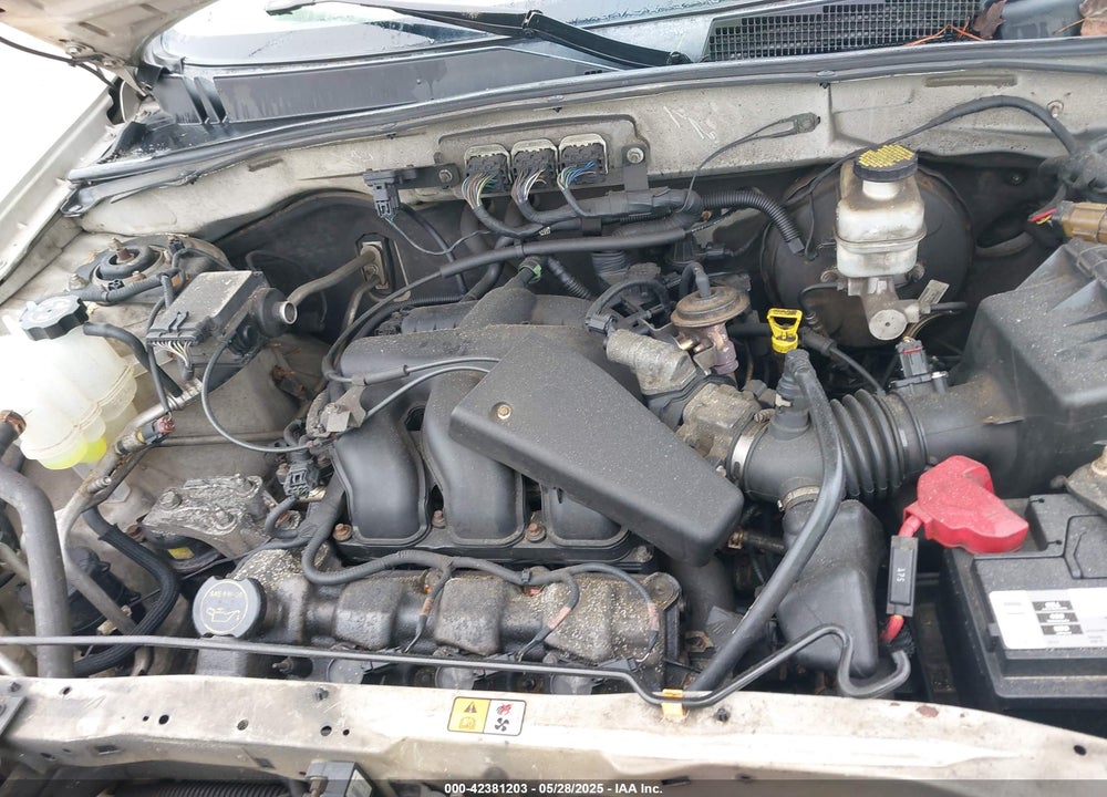 2008 FORD ESCAPE VIN: 1FMCU03158KC06061