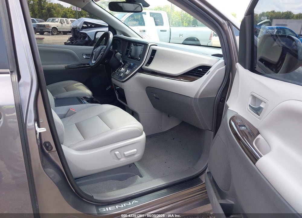 2020 TOYOTA SIENNA XLE VIN: 5TDYZ3DC5LS058623
