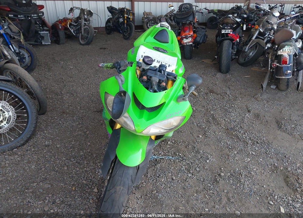 2005 KAWASAKI NINJA ZX 10R VIN: JKAZXCC145A023298