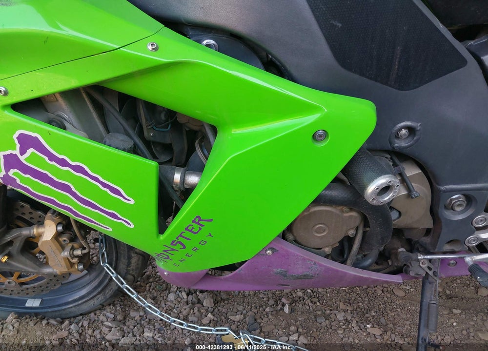 2005 KAWASAKI NINJA ZX 10R VIN: JKAZXCC145A023298