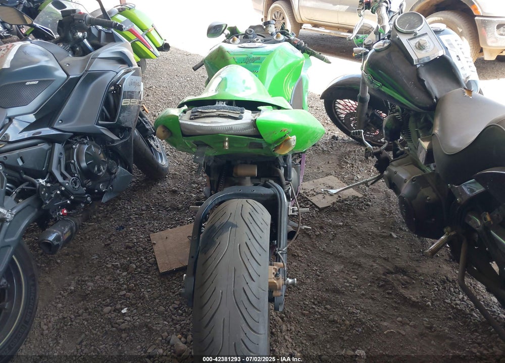 2005 KAWASAKI NINJA ZX 10R VIN: JKAZXCC145A023298