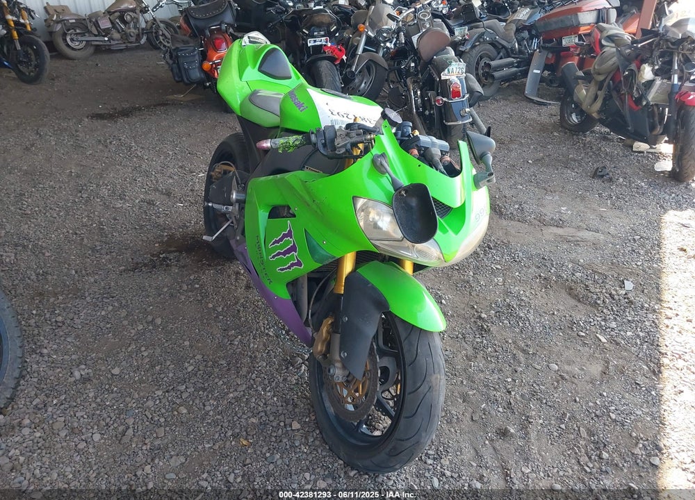 2005 KAWASAKI NINJA ZX 10R VIN: JKAZXCC145A023298
