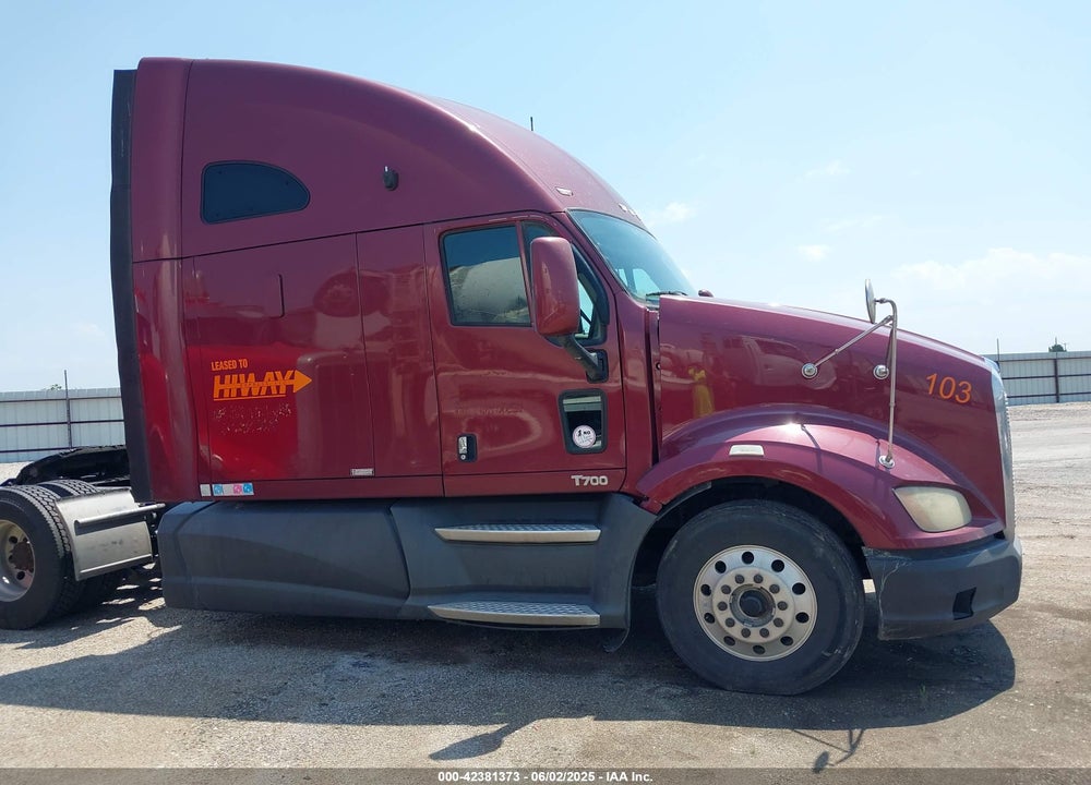 2012 KENWORTH T700 T700 VIN: 1XKFD48X9CJ315678