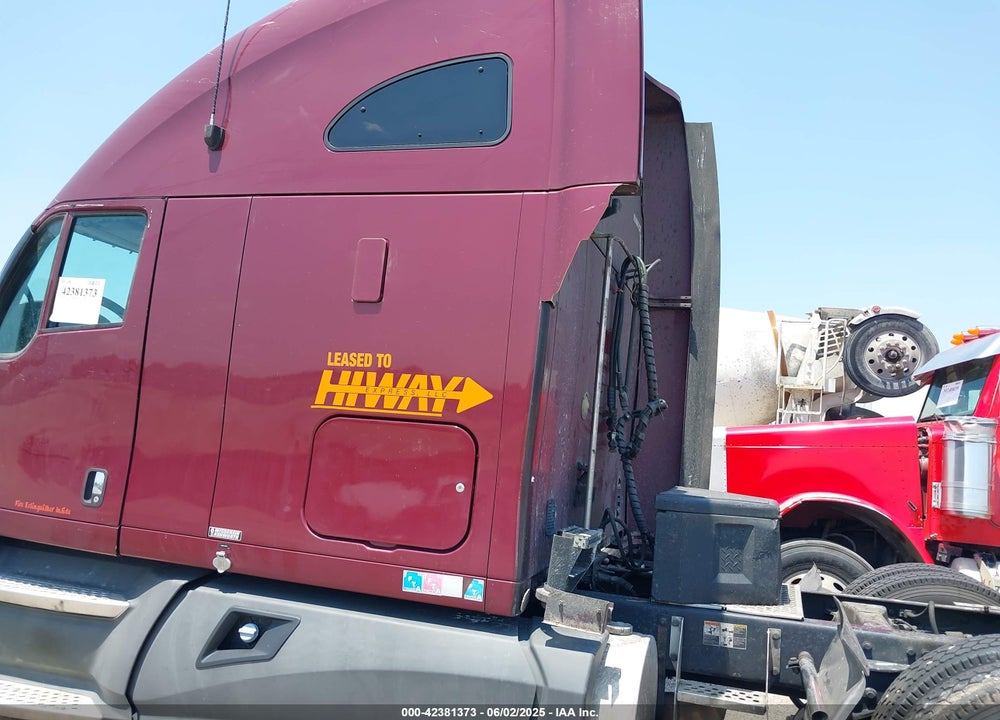 2012 KENWORTH T700 T700 VIN: 1XKFD48X9CJ315678