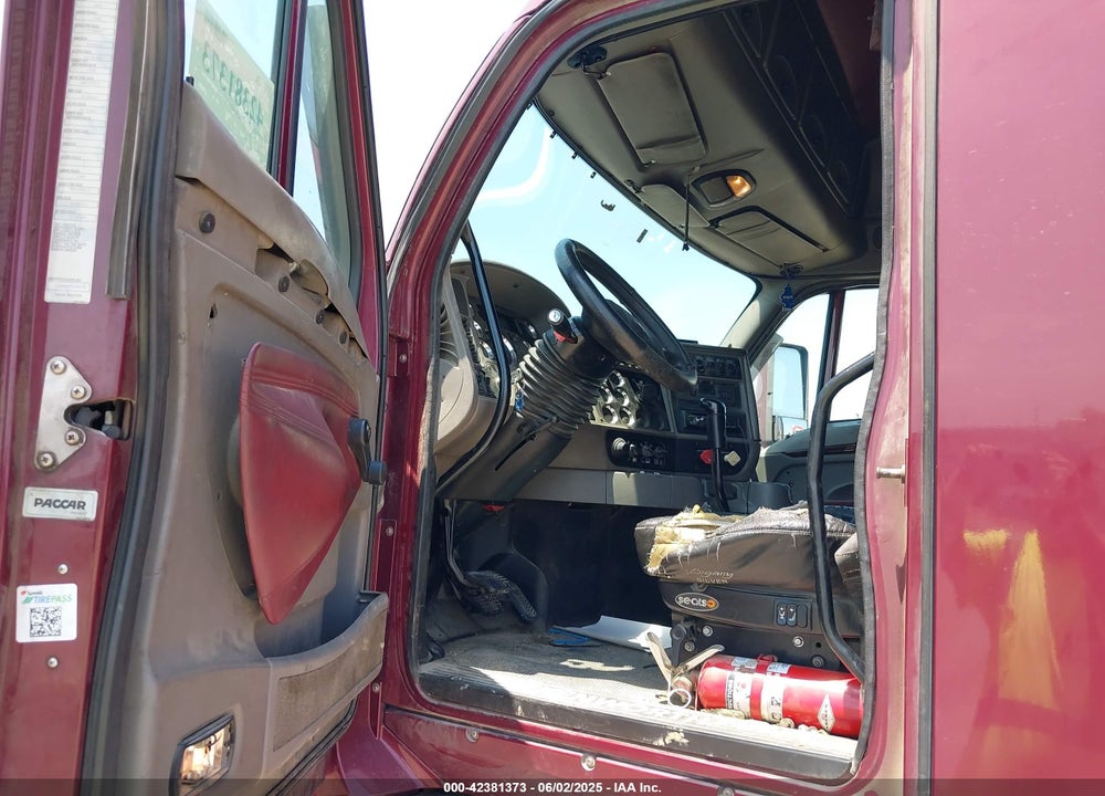 2012 KENWORTH T700 T700 VIN: 1XKFD48X9CJ315678