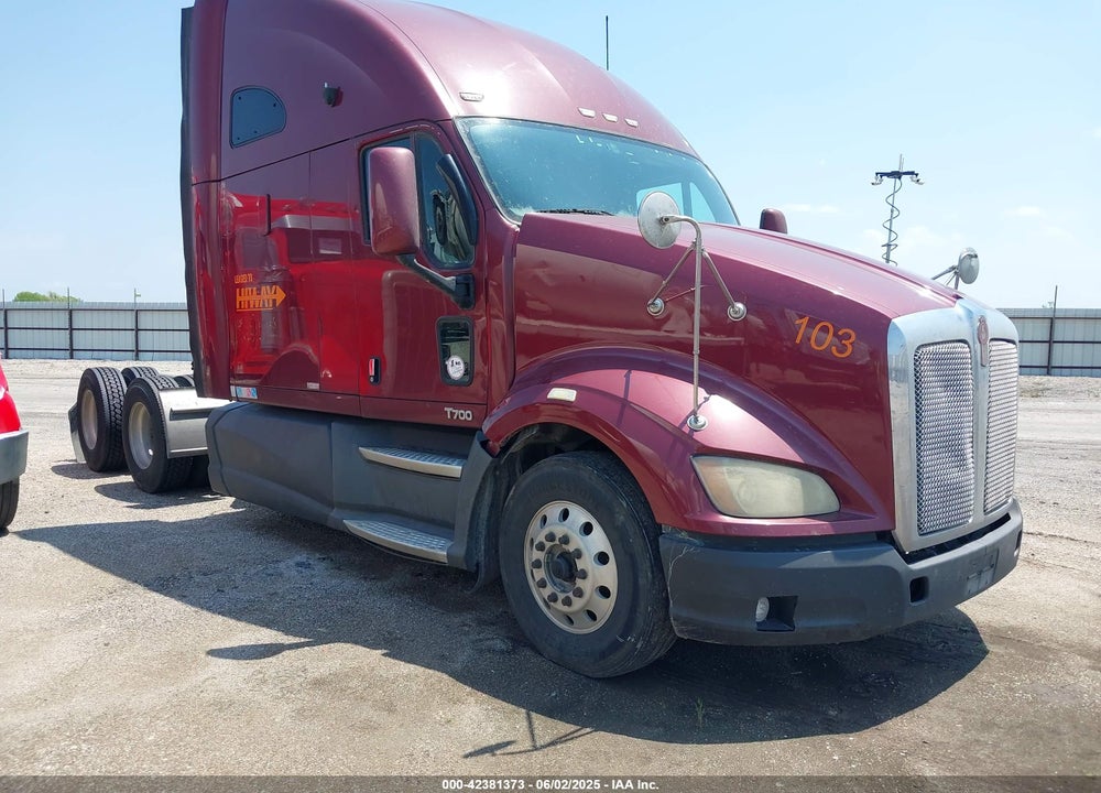 2012 KENWORTH T700 T700 VIN: 1XKFD48X9CJ315678