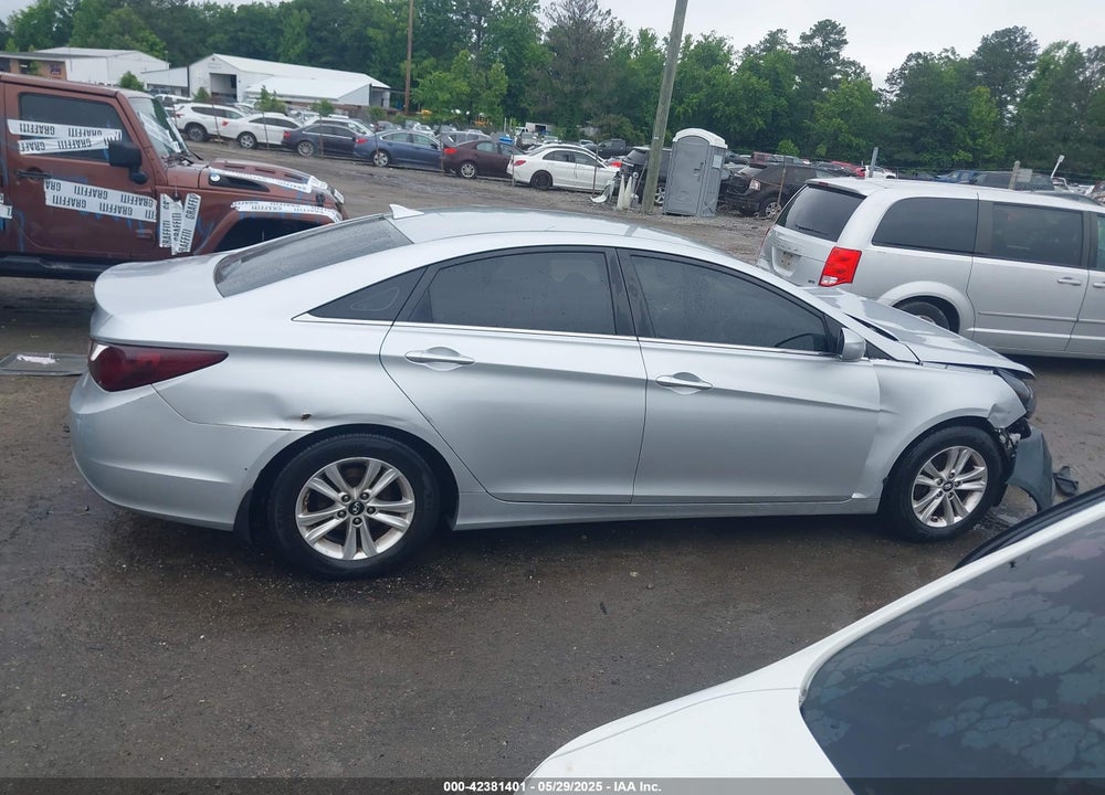 2013 HYUNDAI SONATA VIN: 5NPEB4AC9DH657517