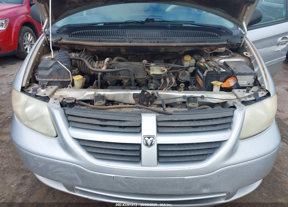 2005 DODGE GRAND CARAVAN VIN: 2D4GP24R35R388212