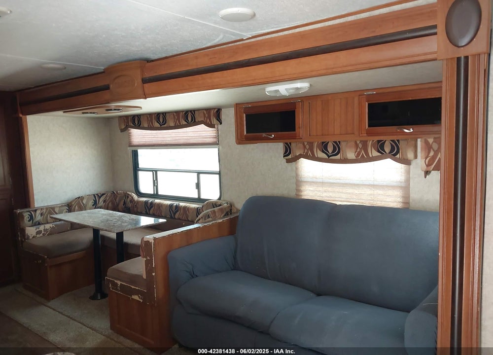 2016 TRACER M-300 AIR VIN: 5ZT2TRVB3GB509107
